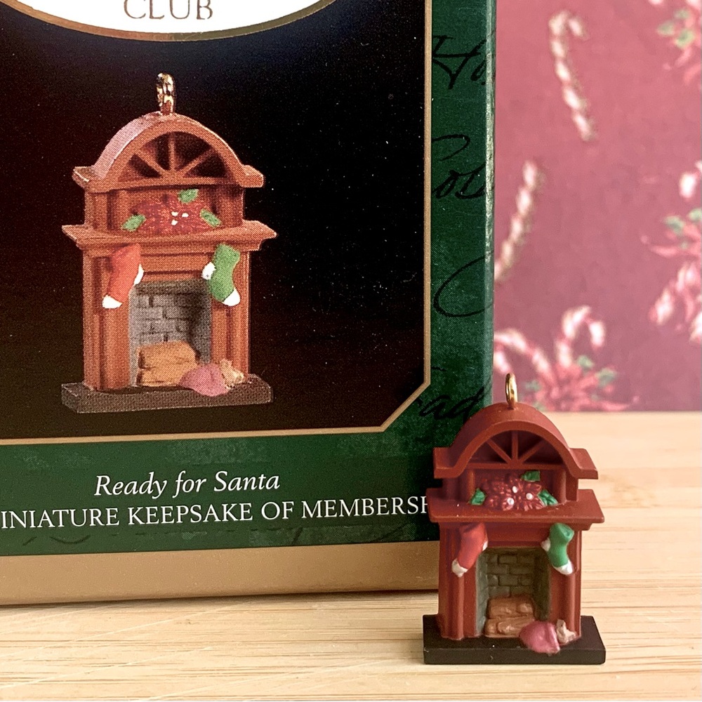 Hallmark Keepsake Ornament * Ready For Santa * 1997 Miniature Keepsake